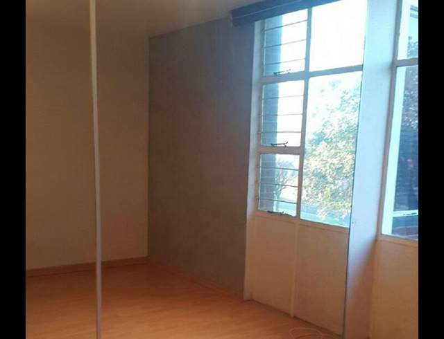 2 BEDROOM APARTMENT FOR SALE IN FLORIDA LAKE